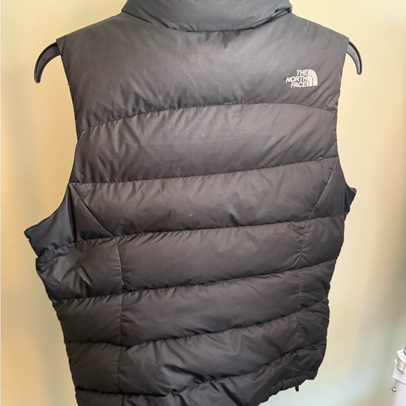 The North Face Black Puffer Vest - Picture 2 of 6
